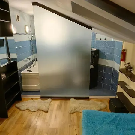 One Bedroom Flat With Sauna * بانسكو